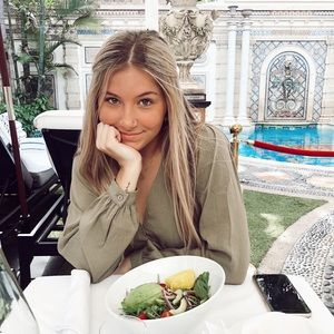 Meet your Posher, Avery